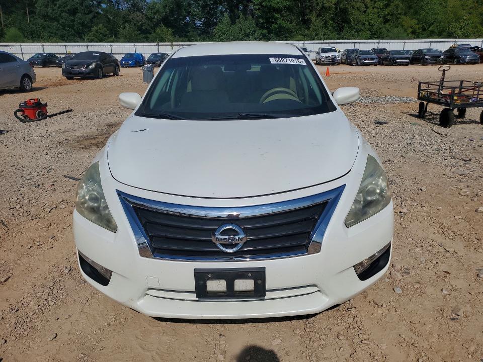 2014 Nissan Altima მანქანა იყიდება აუქციონზე, vin: 1N4AL3AP1EN243597, აუქციონის ნომერი: 68971076