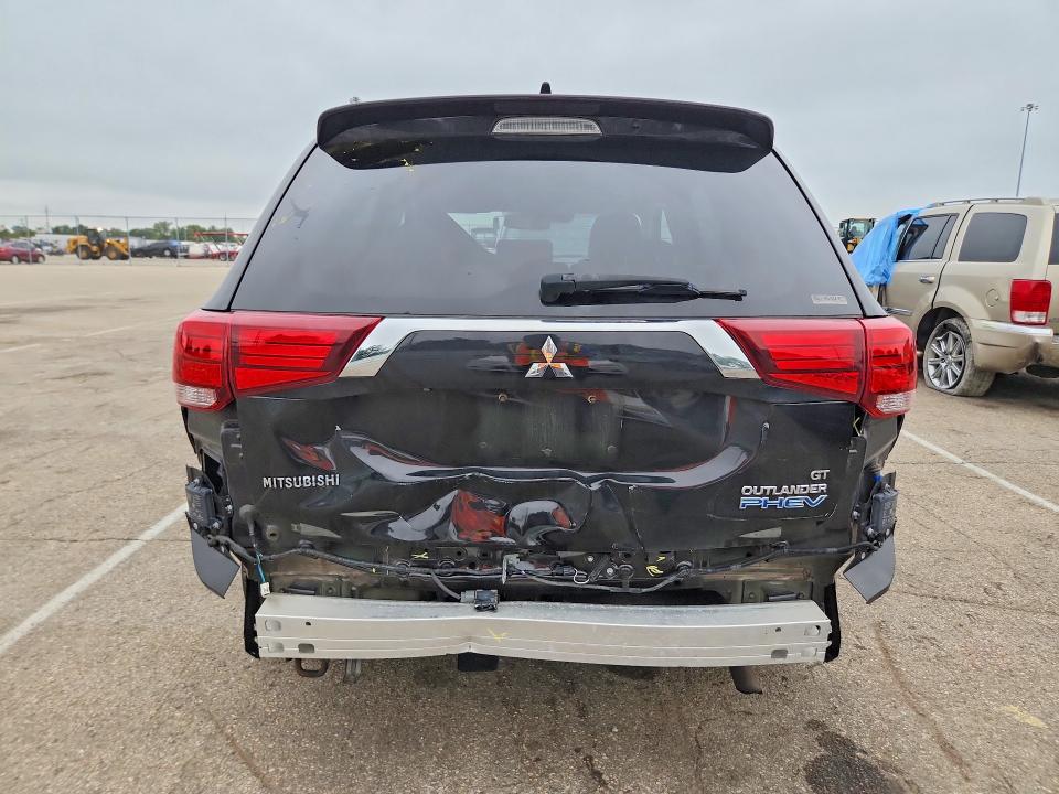 70275106 :رقم المزاد ، JA4J24A56JZ028845 vin ، 2018 Mitsubishi Outlander مزاد بيع