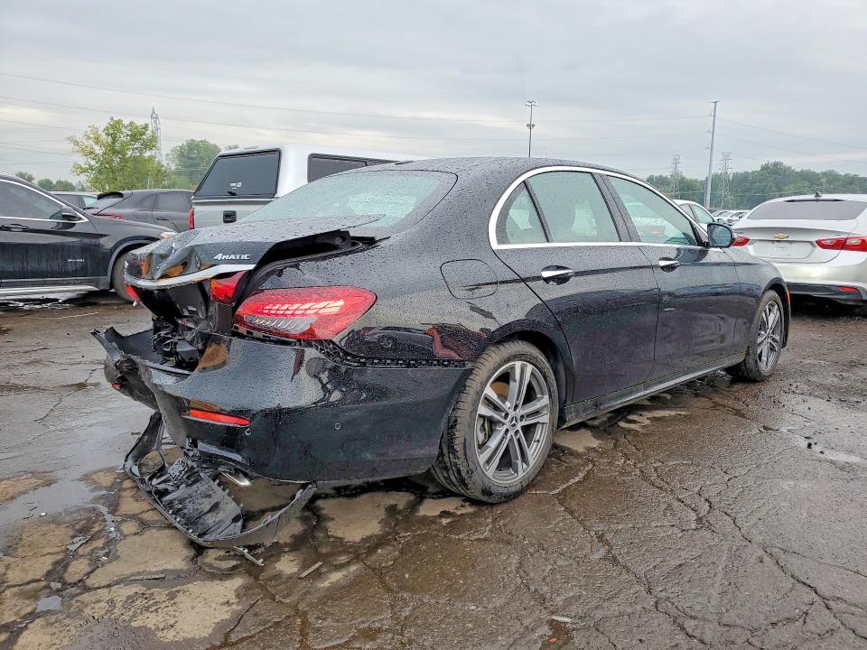 68539466 :رقم المزاد ، W1KZF8EB9MA904742 vin ، 2021 Mercedes-benz E مزاد بيع