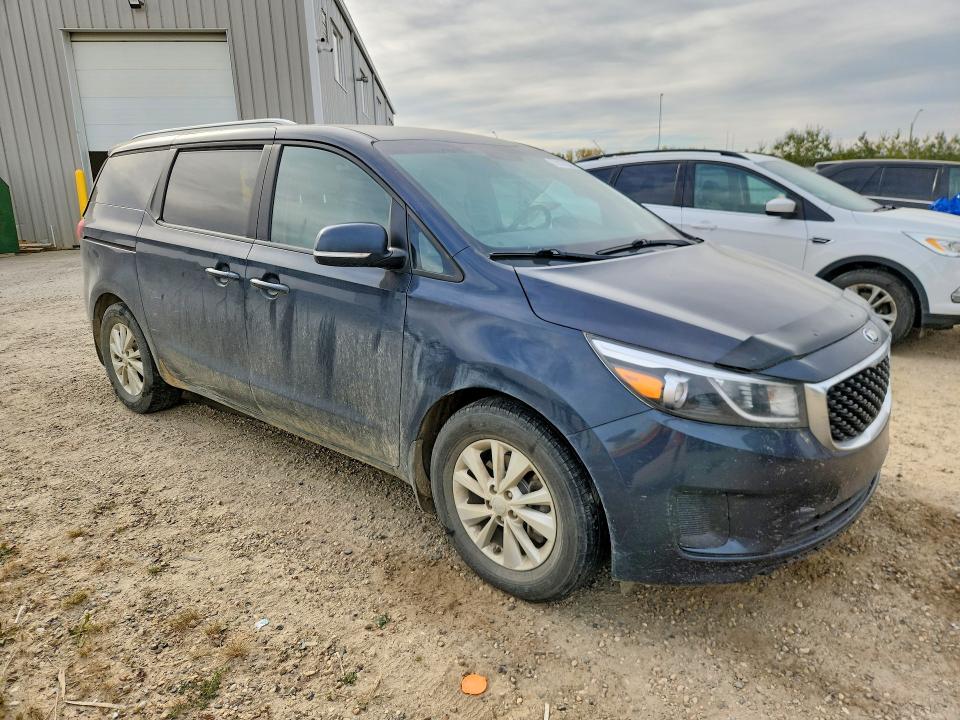 70137556 :رقم المزاد ، KNDMB5C18H6258739 vin ، 2017 Kia Sedona مزاد بيع