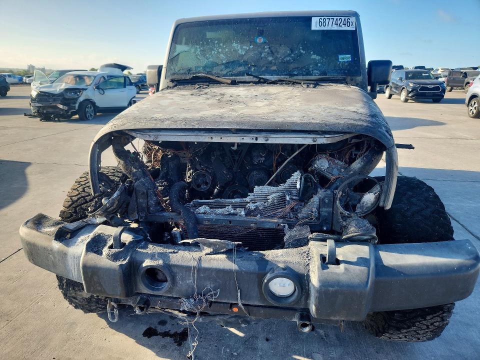 2015 Jeep Wrangler Unlimited მანქანა იყიდება აუქციონზე, vin: 1C4BJWDG9FL524044, აუქციონის ნომერი: 68774246