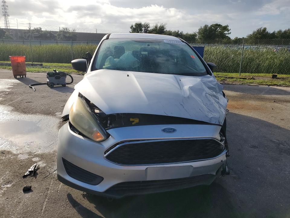 69555686 :رقم المزاد ، 1FADP3E22GL281189 vin ، 2016 Ford Focus مزاد بيع