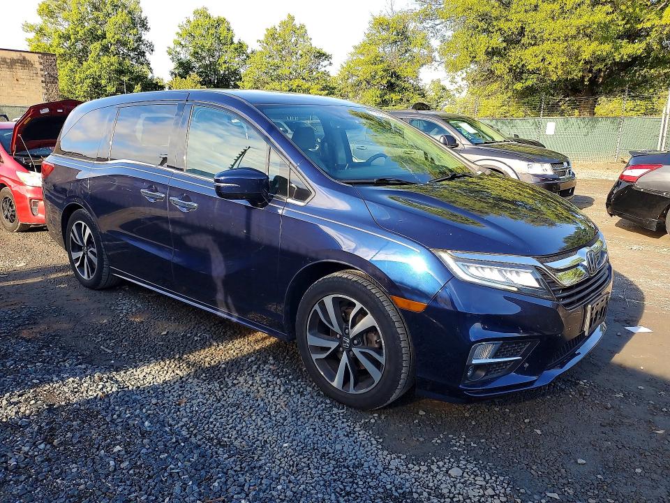 70714556 :رقم المزاد ، 5FNRL6H92JB069988 vin ، 2018 Honda Odyssey مزاد بيع
