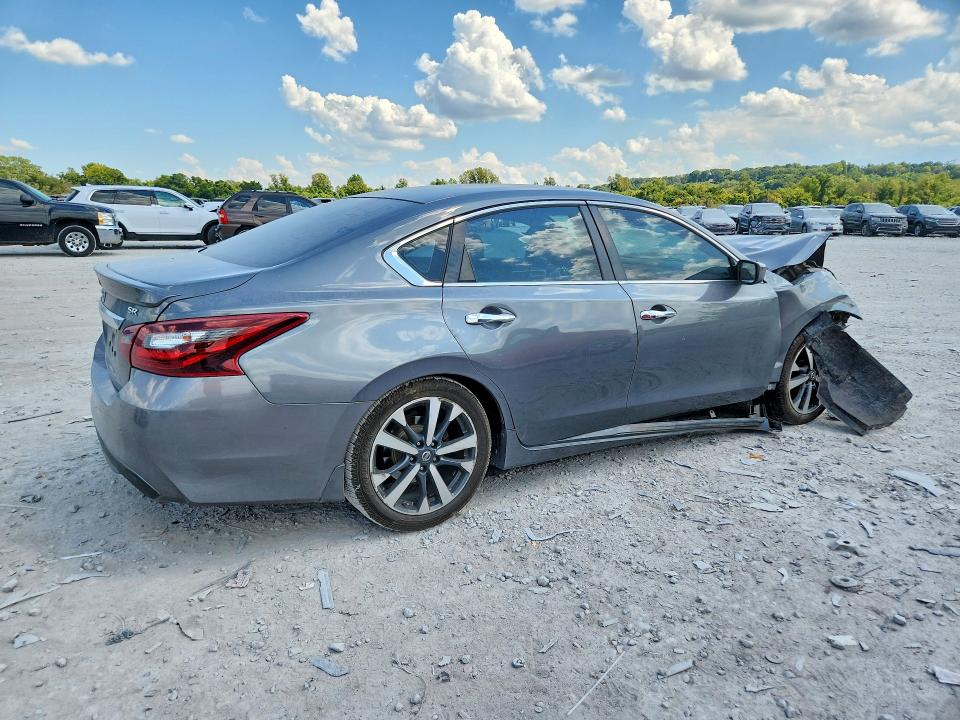 2017 Nissan Altima მანქანა იყიდება აუქციონზე, vin: 1N4AL3AP9HC476921, აუქციონის ნომერი: 67477886