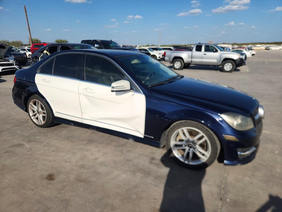 2013 Mercedes-benz C მანქანა იყიდება აუქციონზე, vin: WDDGF8AB6DR242200, აუქციონის ნომერი: 69195926