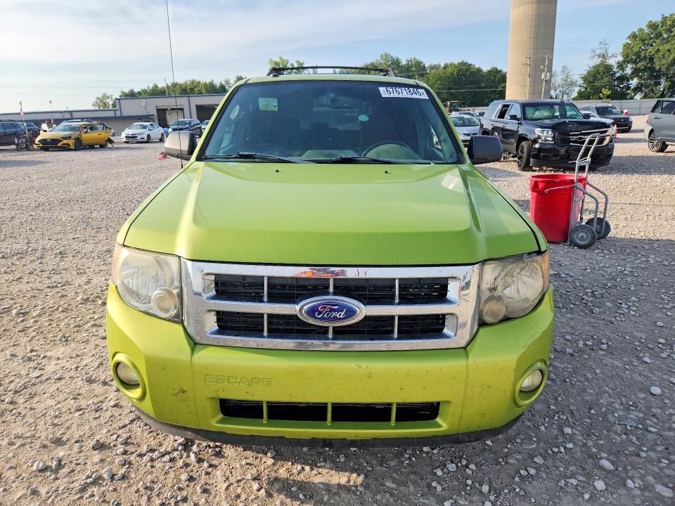 67671846 :رقم المزاد ، 1FMCU0DGXBKC50762 vin ، 2011 Ford Escape مزاد بيع