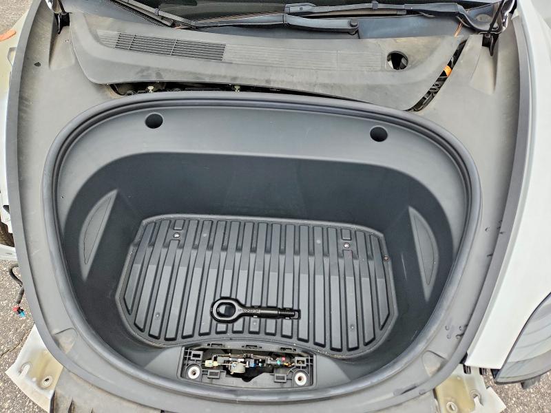 70112246 :رقم المزاد ، 5YJ3E1EA8NF102872 vin ، 2022 Tesla Model 3 مزاد بيع
