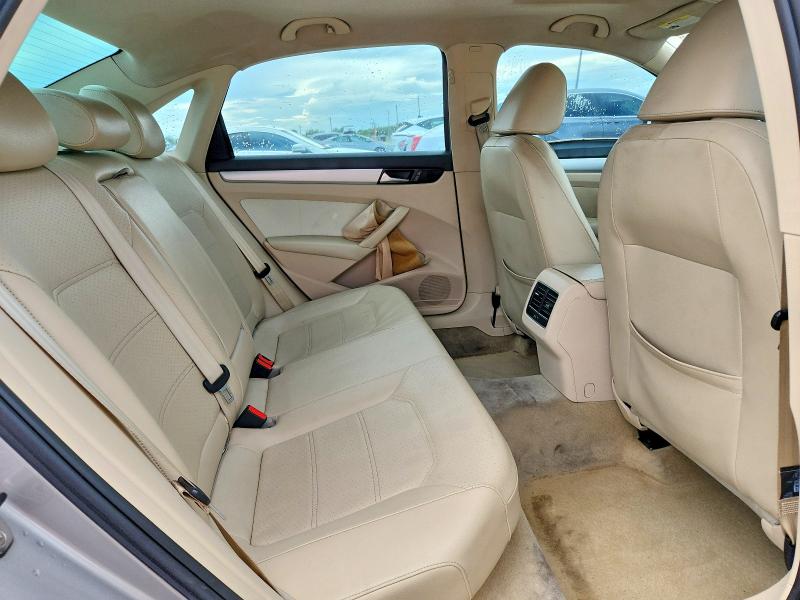67498776 :رقم المزاد ، 1VWBN7A37DC111092 vin ، 2013 Volkswagen Passat مزاد بيع