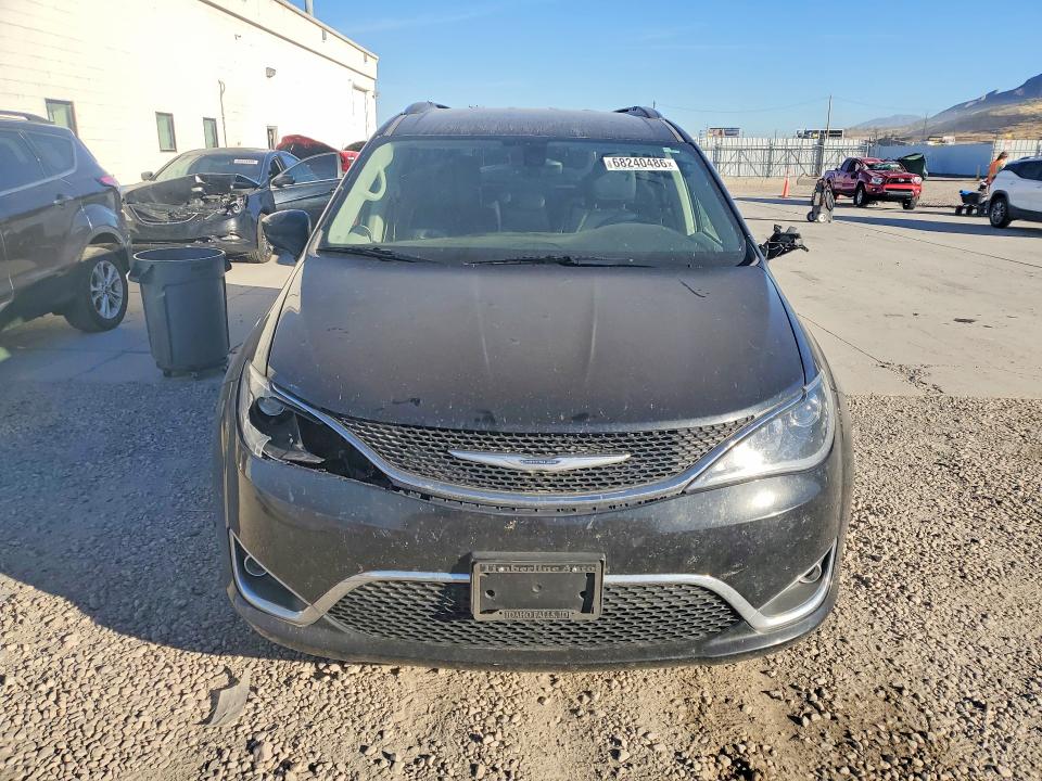 68240486 :رقم المزاد ، 2C4RC1EG9HR659836 vin ، 2017 Chrysler Pacifica مزاد بيع