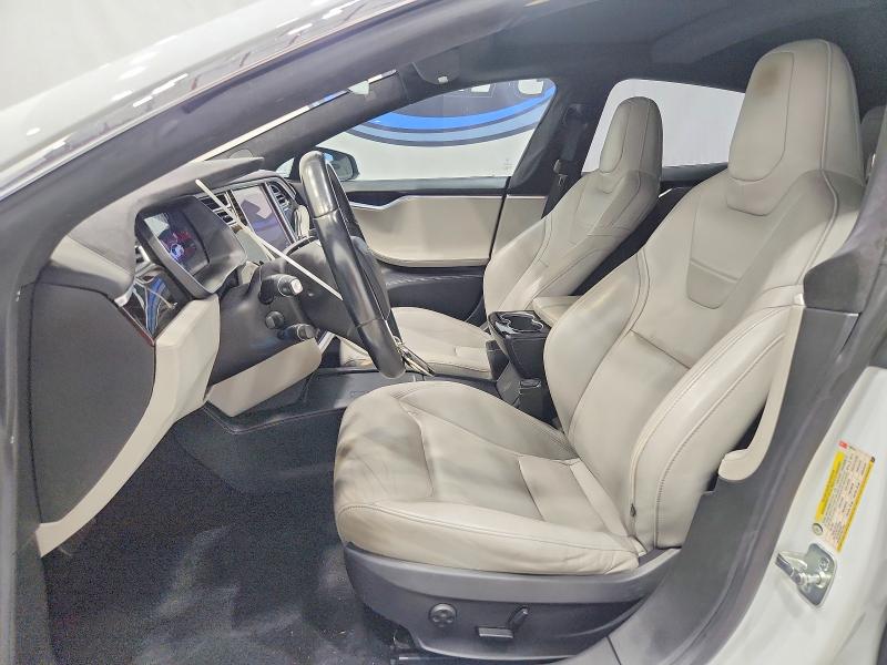 67672526 :رقم المزاد ، 5YJSA1E21GF139782 vin ، 2016 Tesla Model S مزاد بيع