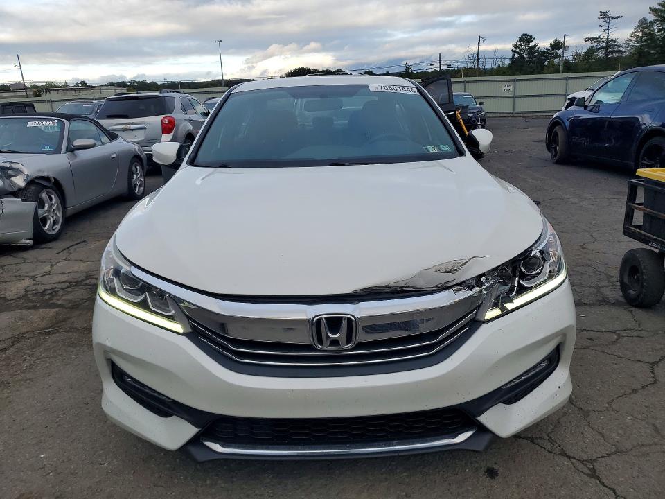 70601446 :رقم المزاد ، 1HGCR2F53HA308157 vin ، 2017 Honda Accord مزاد بيع