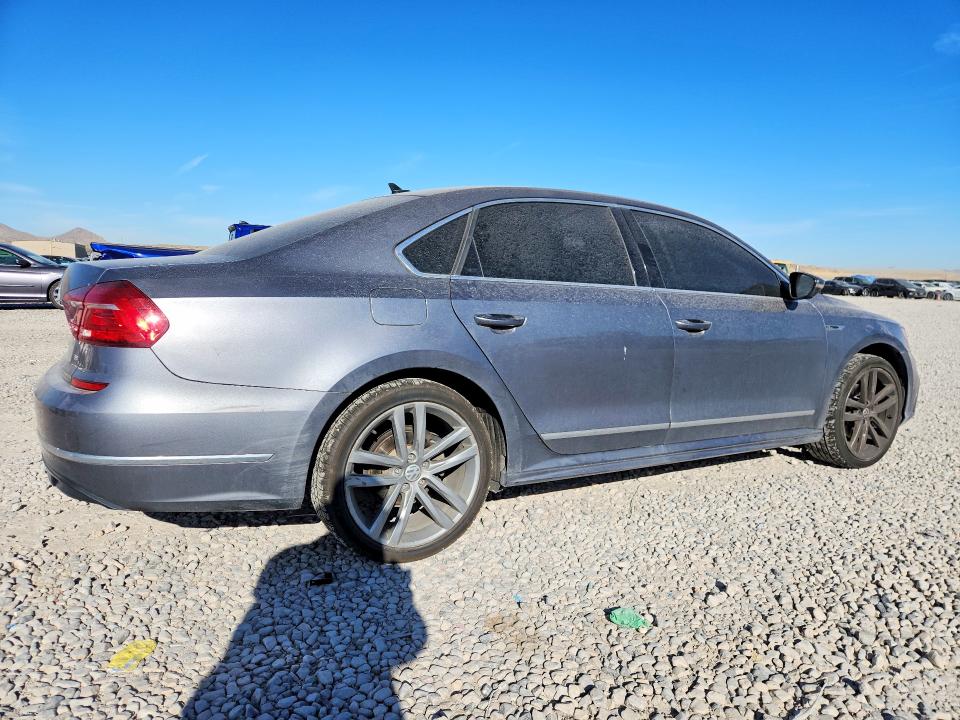 68373736 :رقم المزاد ، 1VWDT7A32HC033924 vin ، 2017 Volkswagen Passat مزاد بيع
