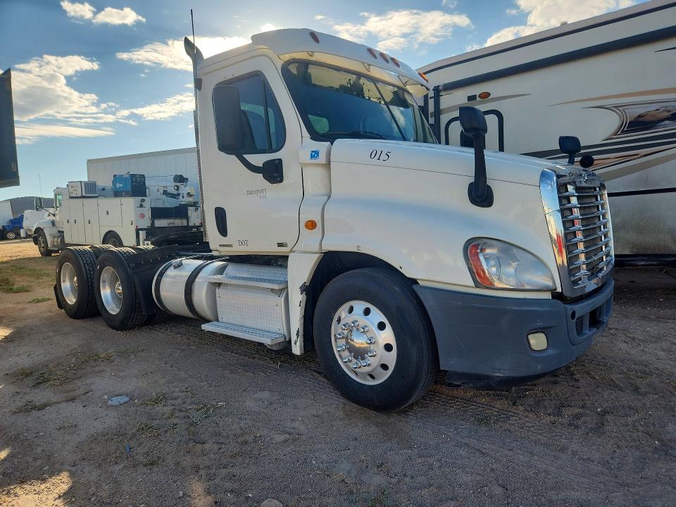 Продажа на аукционе авто 2011 Freightliner Cascadia, vin: 1FUJGEDVXBSAY2809, номер лота: 67686056