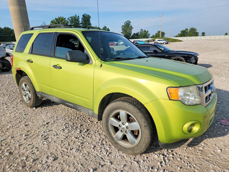 67671846 :رقم المزاد ، 1FMCU0DGXBKC50762 vin ، 2011 Ford Escape مزاد بيع