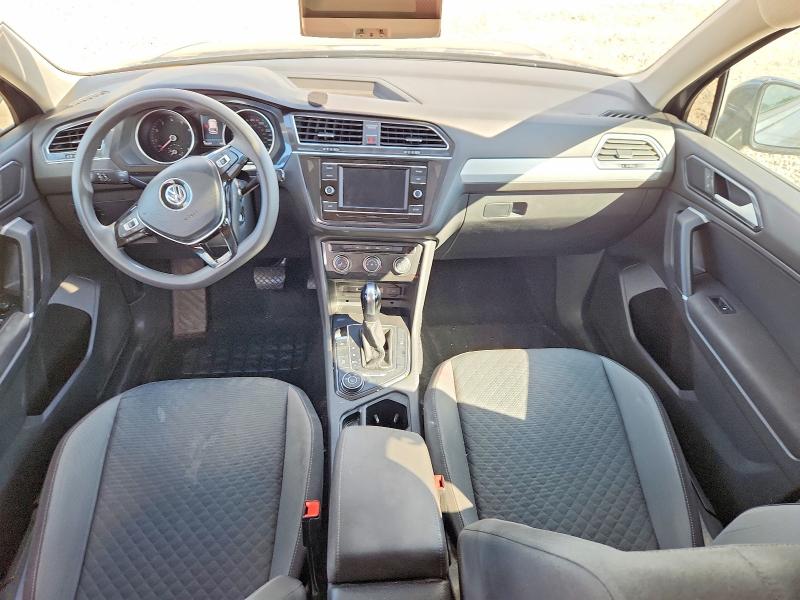 67165126 :رقم المزاد ، 3VV0B7AX9JM094961 vin ، 2018 Volkswagen Tiguan مزاد بيع