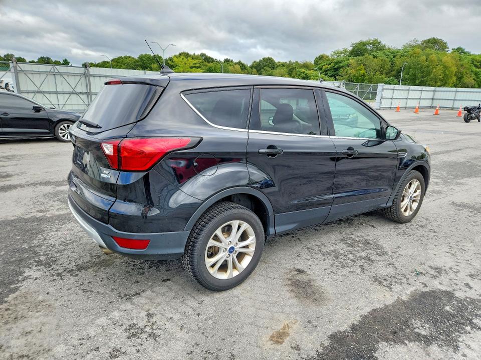 Продажа на аукционе авто 2019 Ford Escape, vin: 1FMCU9GDXKUB83929, номер лота: 69557596