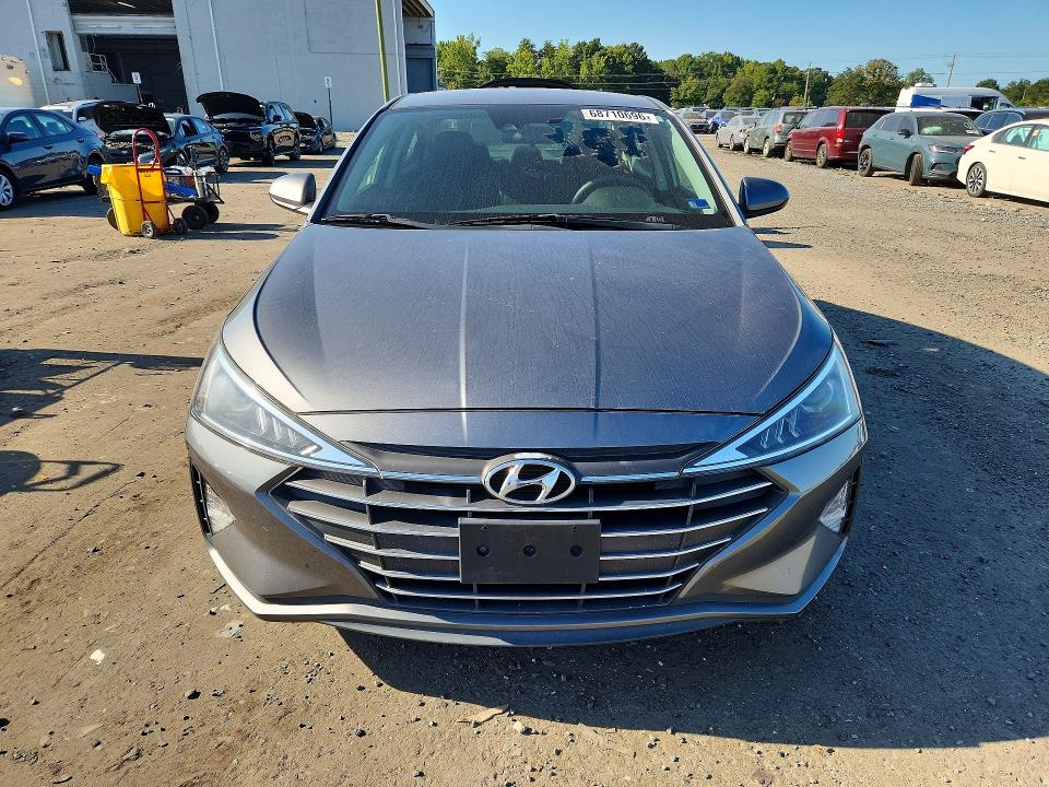 68710696 :رقم المزاد ، 5NPD84LF5KH482438 vin ، 2019 Hyundai Elantra مزاد بيع