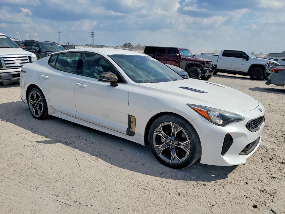 2020 Kia Stinger მანქანა იყიდება აუქციონზე, vin: KNAE15LA4L6073679, აუქციონის ნომერი: 70405336