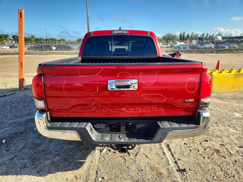 Продаж на аукціоні авто 2018 Toyota Tacoma, vin: 3TMAZ5CN1JM072810, номер лоту: 70276636