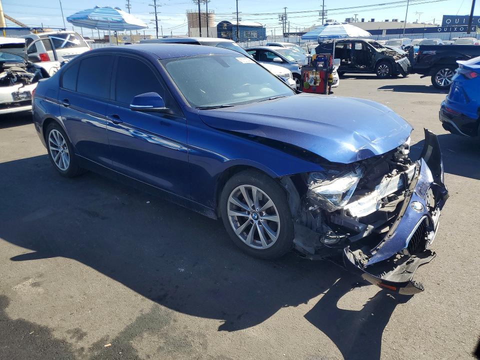 67372086 :رقم المزاد ، WBA8E1G58JNU91978 vin ، 2018 Bmw 320 مزاد بيع