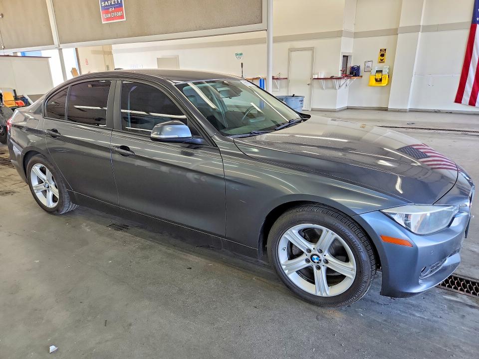 68191556 :رقم المزاد ، WBA3C3C57FK201384 vin ، 2015 Bmw 320 مزاد بيع