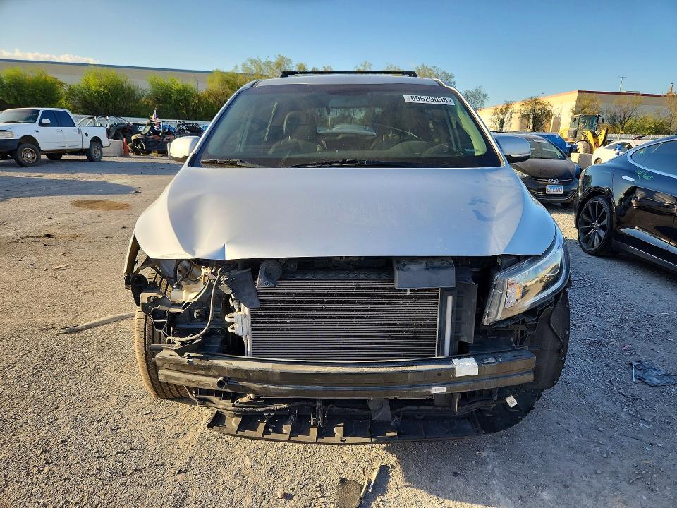 69529056 :رقم المزاد ، KNDMB5C15L6638792 vin ، 2020 Kia Sedona مزاد بيع