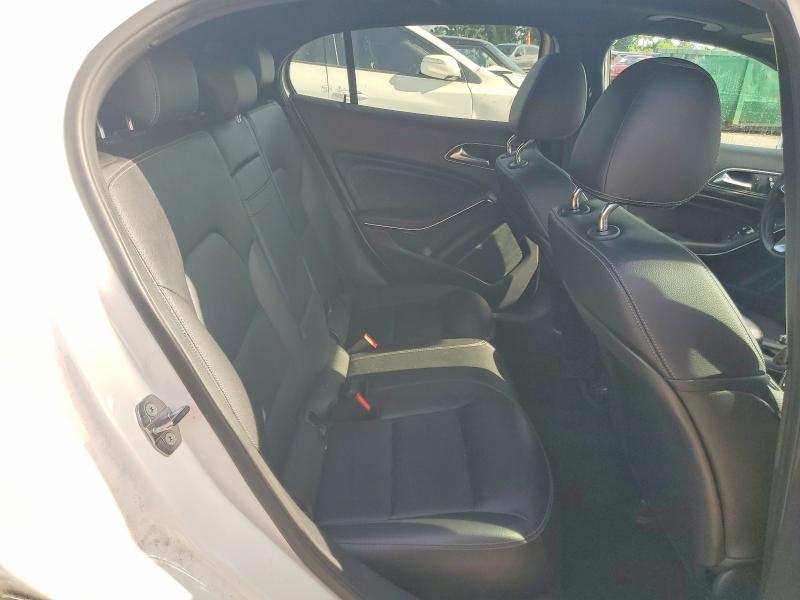 68133946 :رقم المزاد ، WDCTG4EB3JJ521469 vin ، 2018 Mercedes-benz Gla مزاد بيع