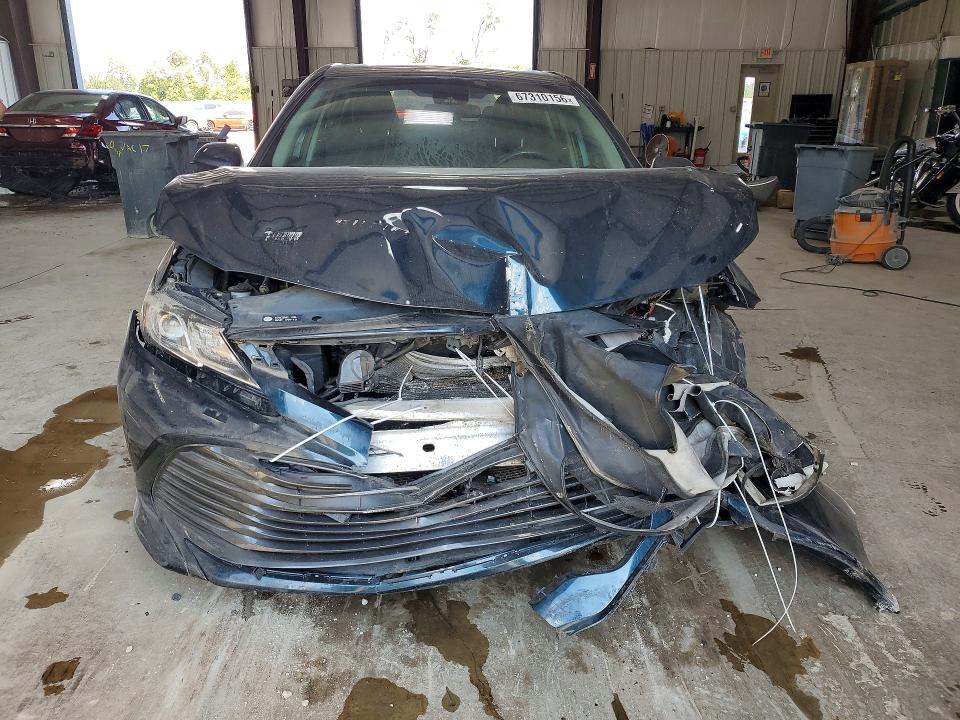 67310156 :رقم المزاد ، 4T1B11HK6JU604384 vin ، 2018 Toyota Camry مزاد بيع