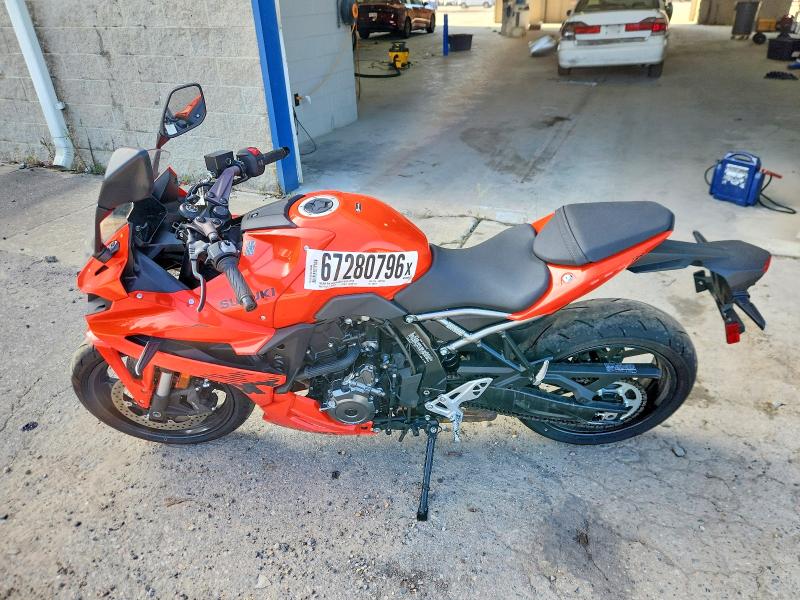 67280796 :رقم المزاد ، JS1EM13B7T7101359 vin ، 2026 Suzuki Gsx800 مزاد بيع