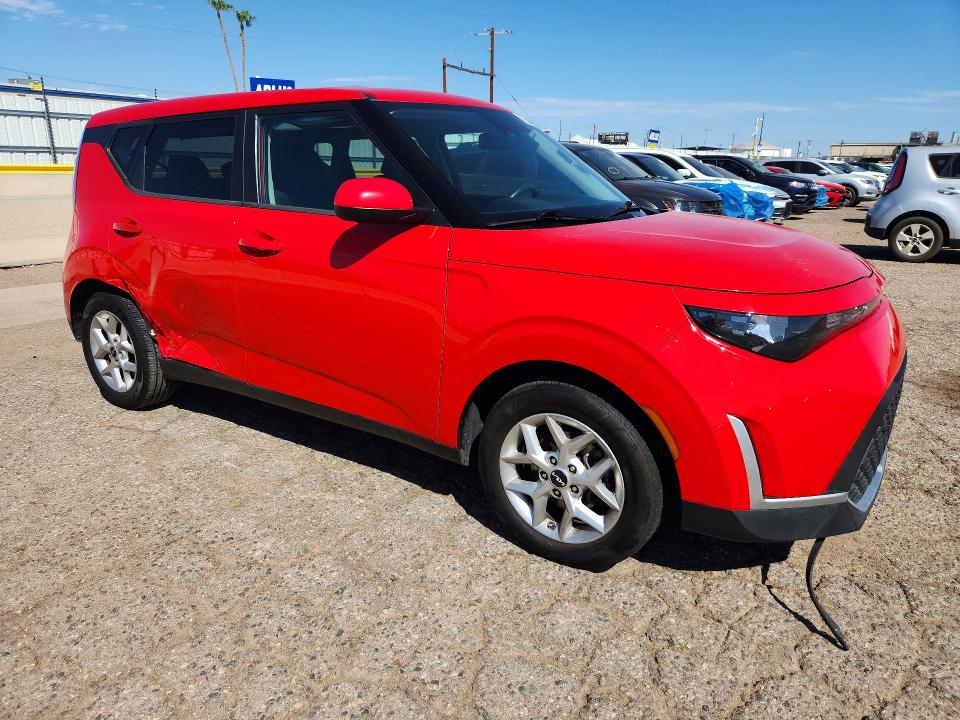2023 Kia Soul მანქანა იყიდება აუქციონზე, vin: KNDJ23AU9P7208526, აუქციონის ნომერი: 68767146