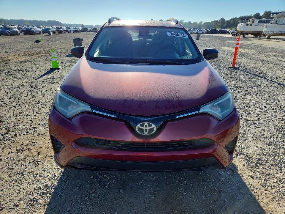 70669746 :رقم المزاد ، 2T3BFREV9JW825306 vin ، 2018 Toyota Rav4 مزاد بيع