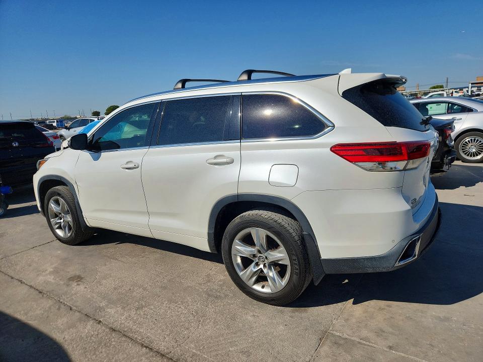 Продаж на аукціоні авто 2018 Toyota Highlander, vin: 5TDYZRFH4JS237695, номер лоту: 70101156
