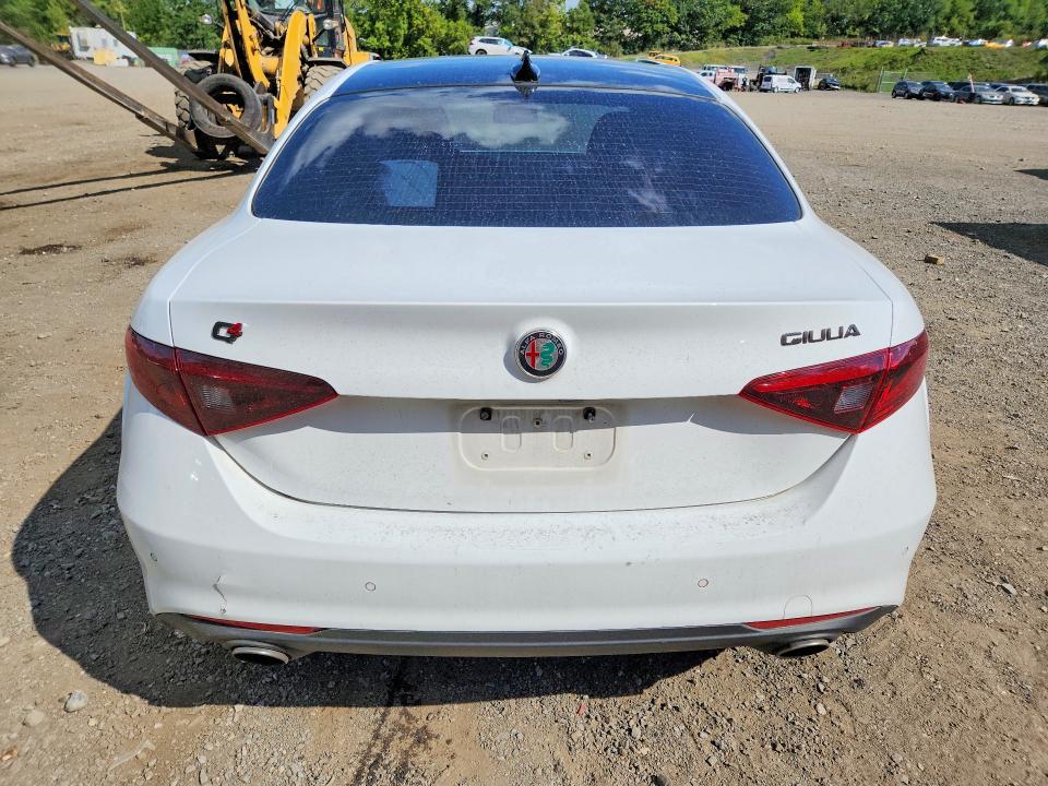 Продажа на аукционе авто 2018 Alfa Romeo Giulia, vin: ZARFAEDN5J7596540, номер лота: 68820226