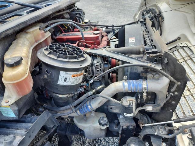 67294056 :رقم المزاد ، 1FVACWDT8FHGJ4458         vin ، 2015 Freightliner M2 مزاد بيع