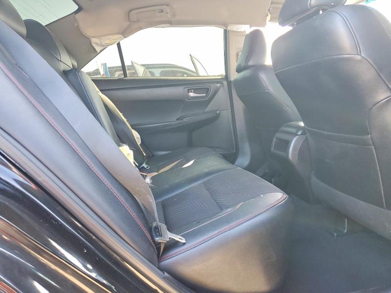 70858256 :رقم المزاد ، 4T1BF1FK7HU353941 vin ، 2017 Toyota Camry مزاد بيع
