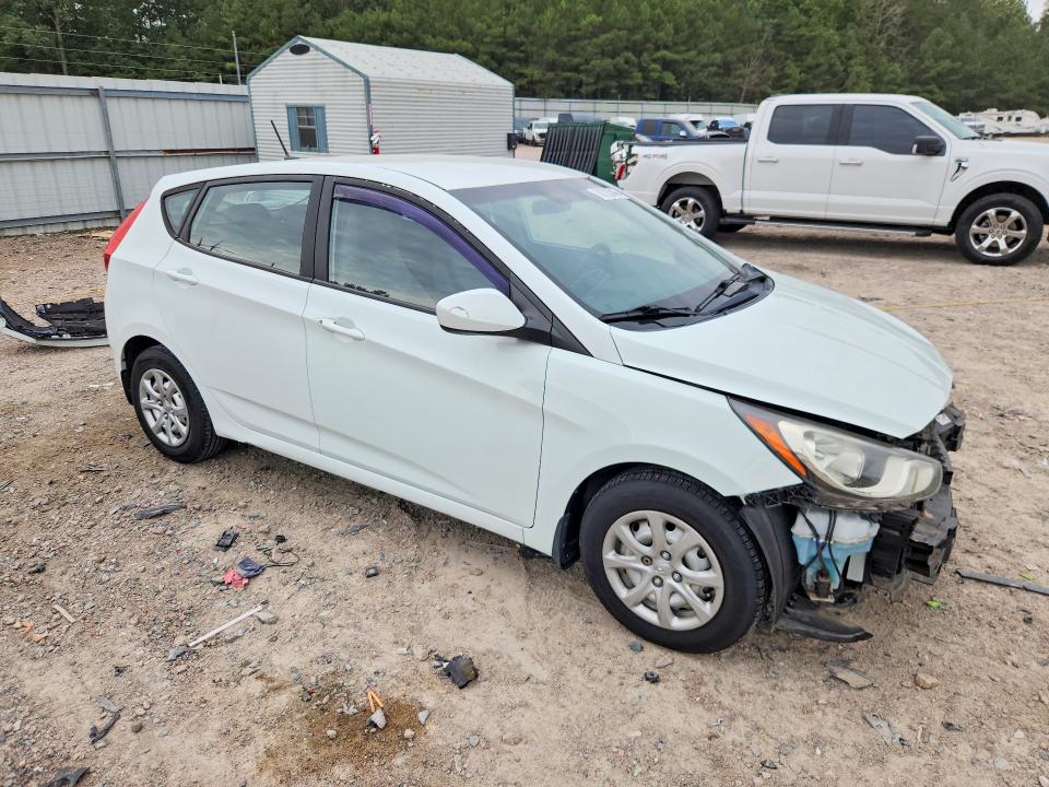 2013 Hyundai Accent მანქანა იყიდება აუქციონზე, vin: KMHCT5AEXDU121169, აუქციონის ნომერი: 70703046