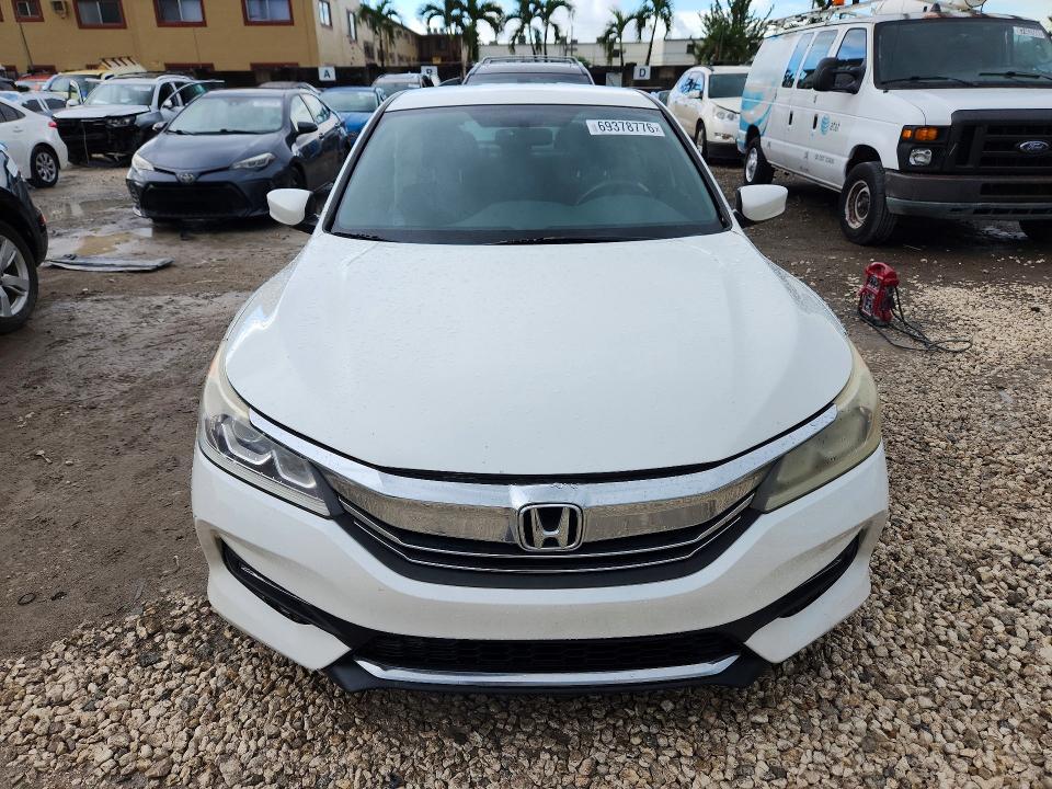2017 Honda Accord მანქანა იყიდება აუქციონზე, vin: 1HGCR2F51HA028334, აუქციონის ნომერი: 69378776