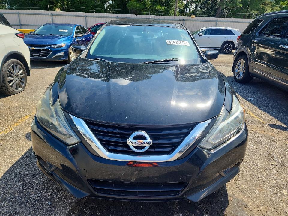 2017 Nissan Altima მანქანა იყიდება აუქციონზე, vin: 1N4AL3AP6HC493417, აუქციონის ნომერი: 67425776