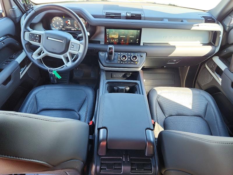 69414816 :رقم المزاد ، SALEJ7EX4R2281411 vin ، 2024 Land Rover Defender مزاد بيع