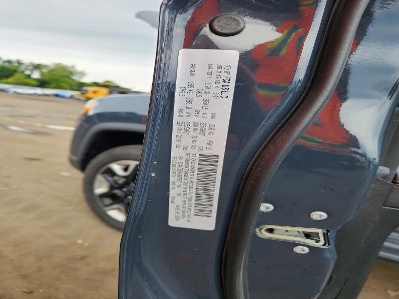 67450836 :رقم المزاد ، 3C4NJDDB0HT667879 vin ، 2017 Jeep Compass مزاد بيع