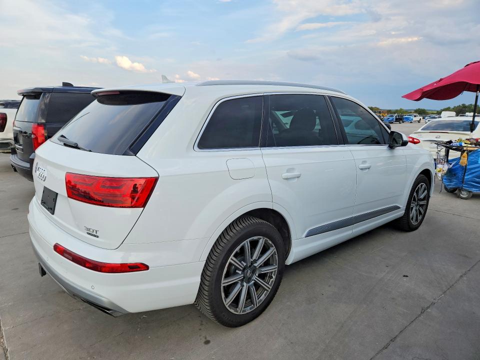 Продажа на аукционе авто 2017 Audi Q7, vin: WA1LAAF73HD036378, номер лота: 69456336