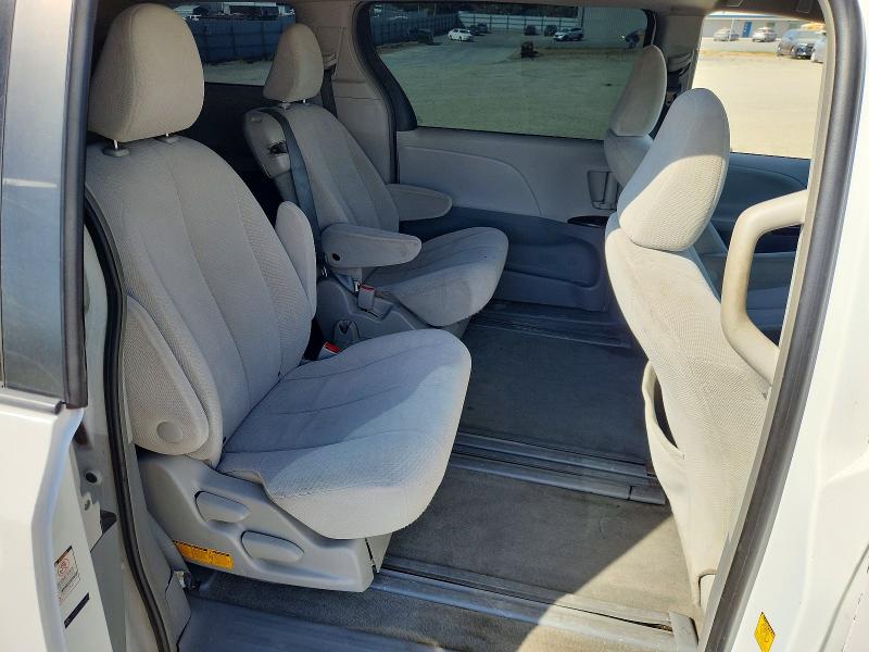 70335376 :رقم المزاد ، 5TDKA3DC1CS014910 vin ، 2012 Toyota Sienna مزاد بيع