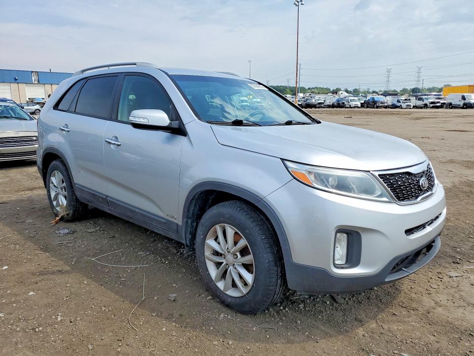 67864976 :رقم المزاد ، 5XYKTCA66FG604112 vin ، 2015 Kia Sorento مزاد بيع
