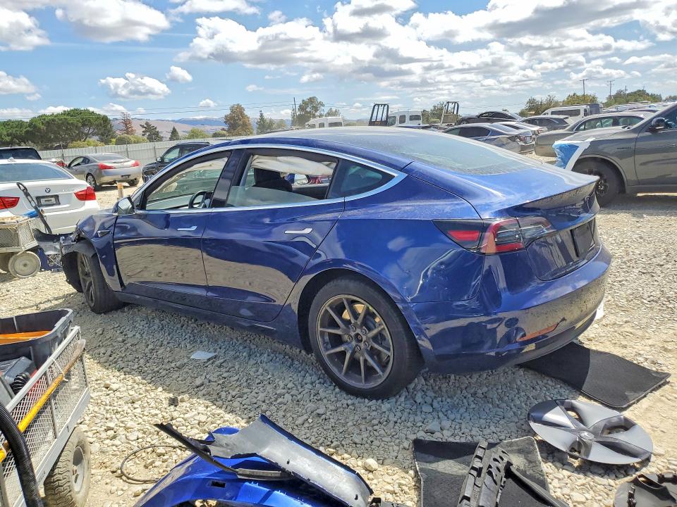 67497016 :رقم المزاد ، 5YJ3E1EA7JF160952 vin ، 2018 Tesla Model 3 مزاد بيع