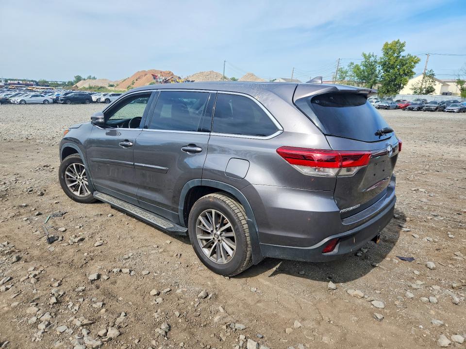68051706 :رقم المزاد ، 5TDJZRFH4KS613380 vin ، 2019 Toyota Highlander مزاد بيع