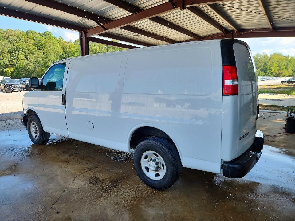 69599756 :رقم المزاد ، 1GCWGAFP0M1163022 vin ، 2021 Chevrolet Express G2500 مزاد بيع