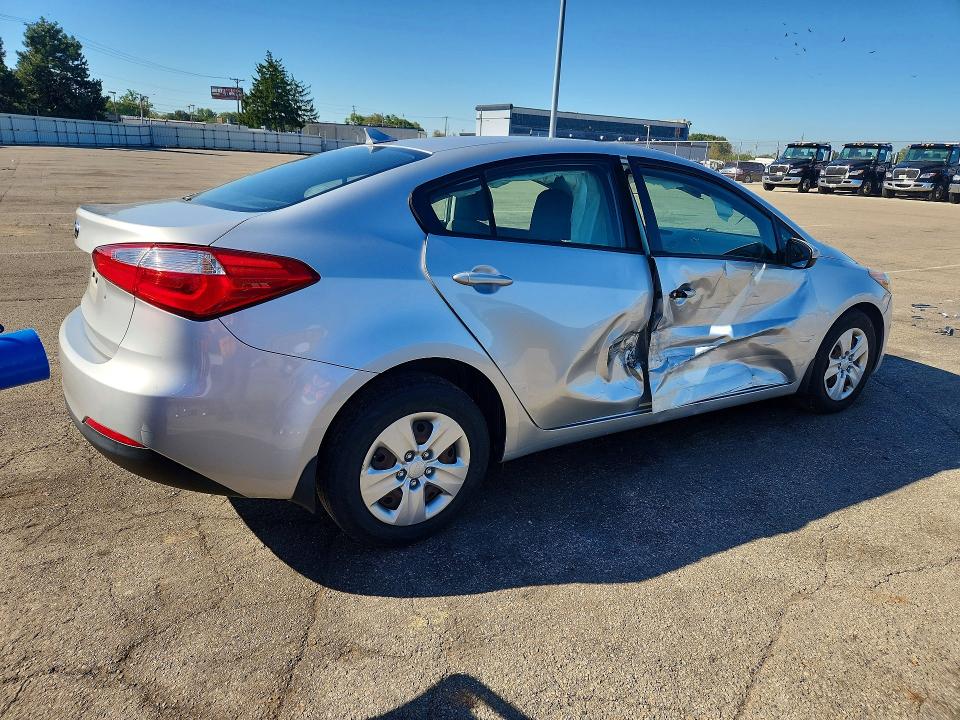 70696986 :رقم المزاد ، KNAFK4A69F5283327 vin ، 2015 Kia Forte مزاد بيع