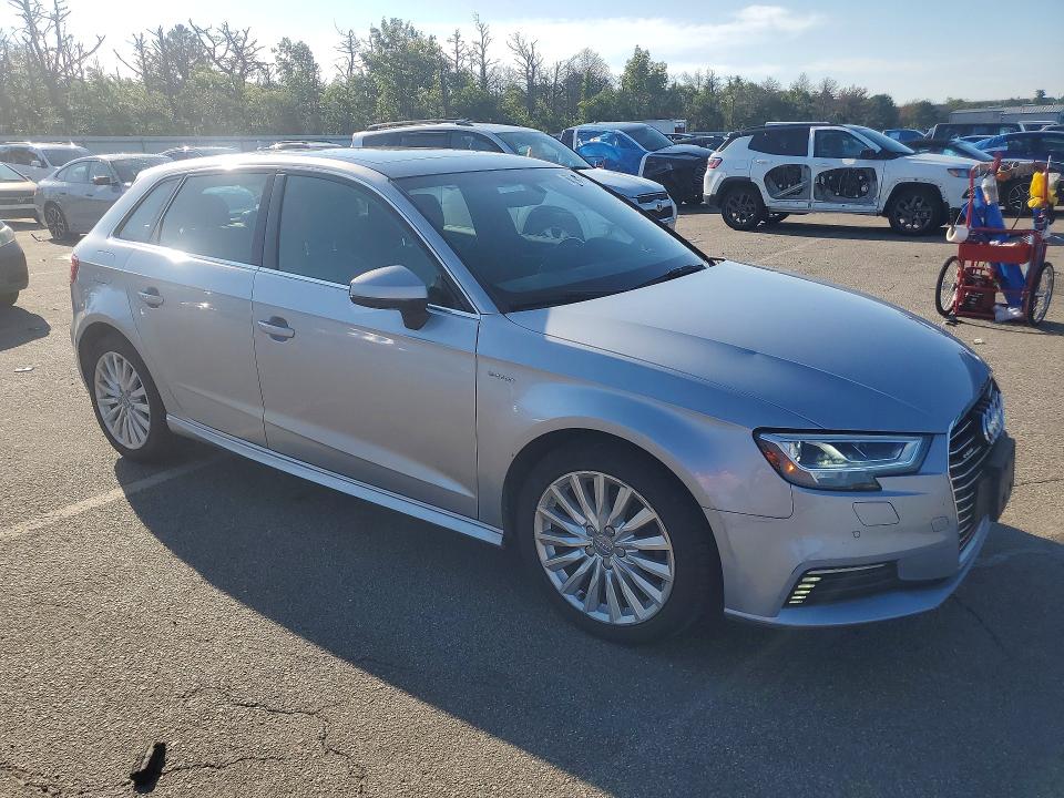 Aukcja sprzedaży 2017 Audi A3, vin: WAUTPBFF1HA056743, numer aukcji: 67907816