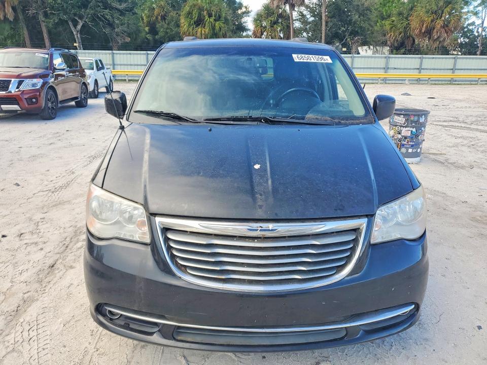 68501596 :رقم المزاد ، 2C4RC1BG1GR228927 vin ، 2016 Chrysler Town & Country مزاد بيع