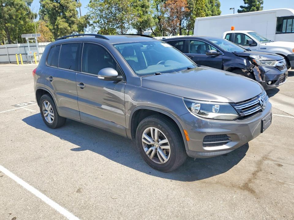 68641596 :رقم المزاد ، WVGAV7AX1GW538347 vin ، 2016 Volkswagen Tiguan مزاد بيع